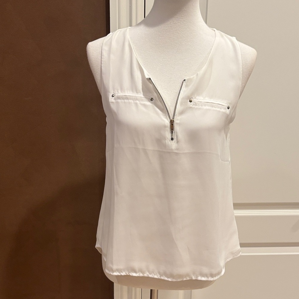 Chic White Zip-Front Tank Top
